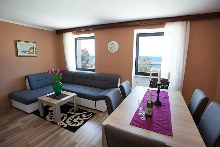 Apartman M&S Njivice 0*,  Kroatien